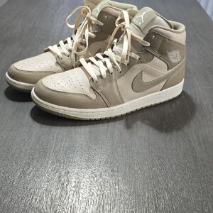 Nike Air Jordan High-Tops in Tan and Cream